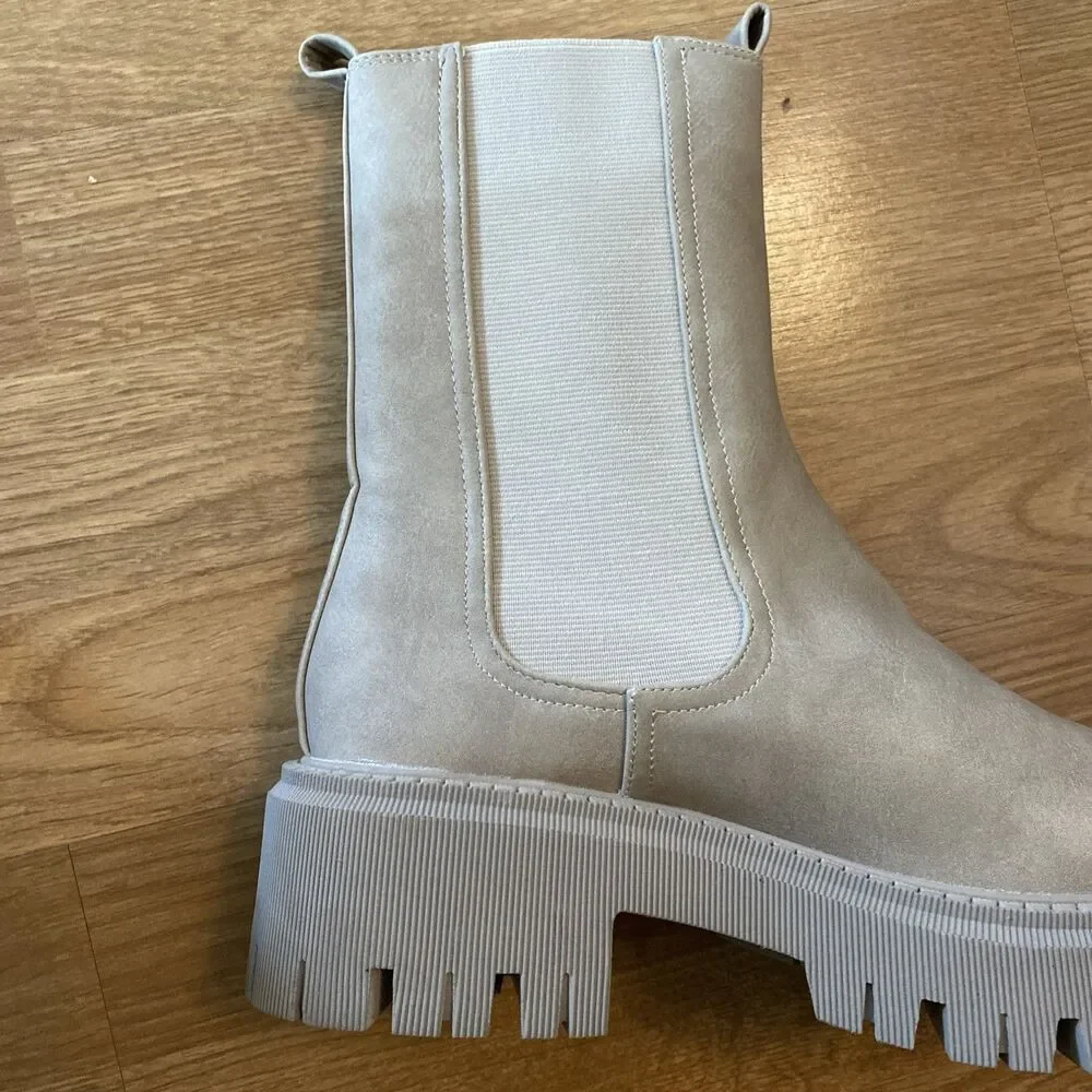 DV Dolce Vita Garden Pull On Chelsea Boots Size 7.5M NWOB Stone Color - Picture 7 of 10